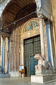 Duomo di Verona - Protiro. 